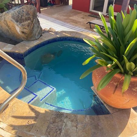 Cozy Studio With Private Spa Oranjestad Kültér fotó