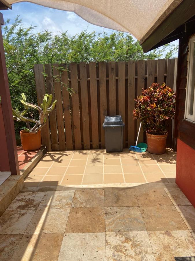 Cozy Studio With Private Spa Oranjestad Kültér fotó