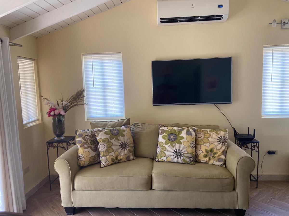 Cozy Studio With Private Spa Oranjestad Kültér fotó