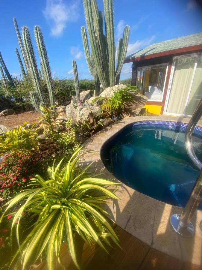 Cozy Studio With Private Spa Oranjestad Kültér fotó