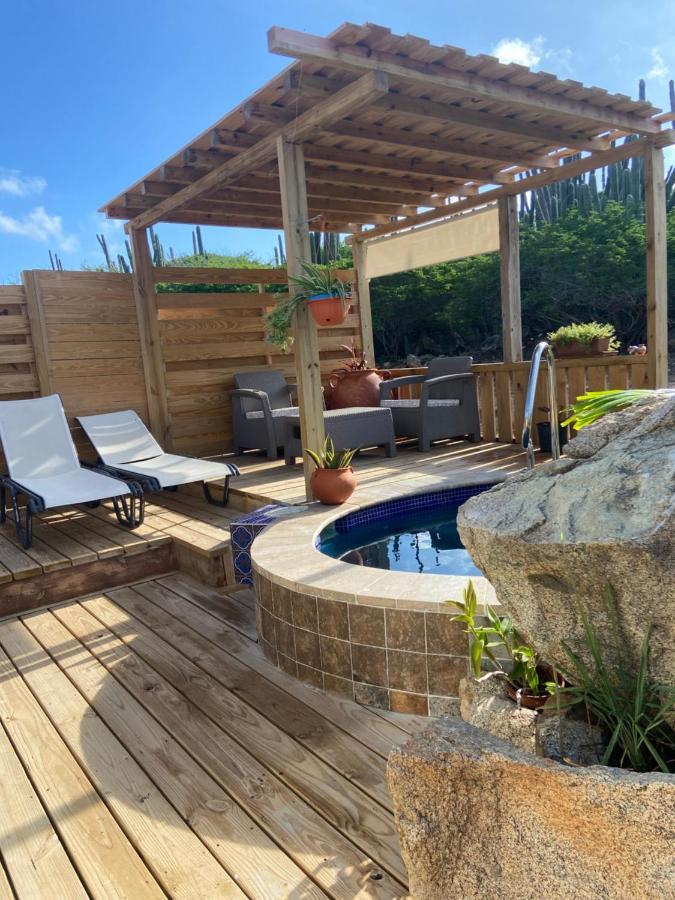 Cozy Studio With Private Spa Oranjestad Kültér fotó
