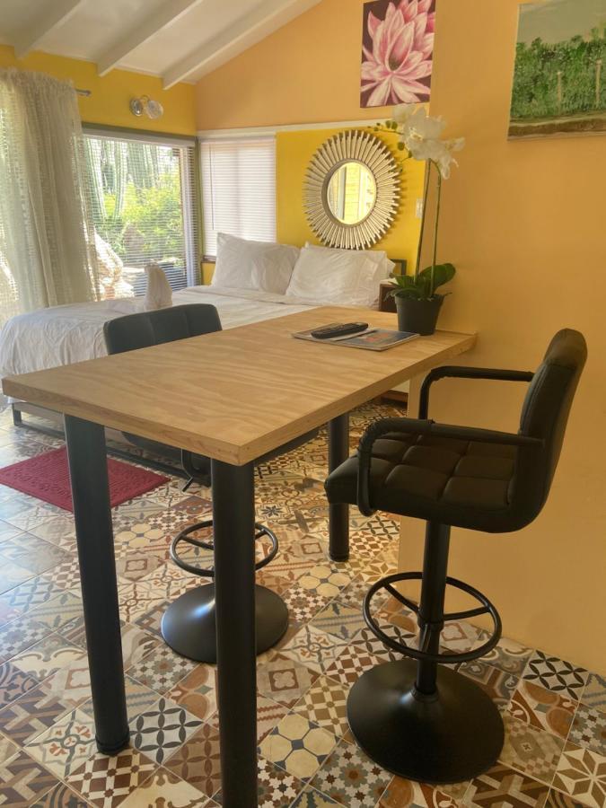 Cozy Studio With Private Spa Oranjestad Kültér fotó