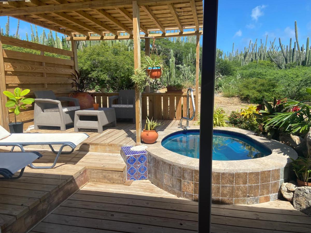 Cozy Studio With Private Spa Oranjestad Kültér fotó